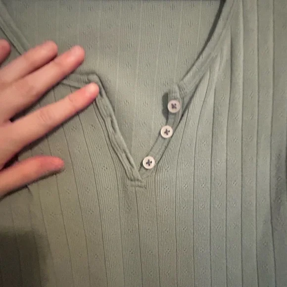 Brandy Melville long sleeve Top in Green - Picture 2 of 4